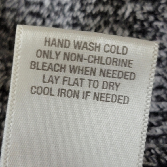 Dressbarn v neck fold over collar faux wrap gray sweater size small - Picture 8 of 8